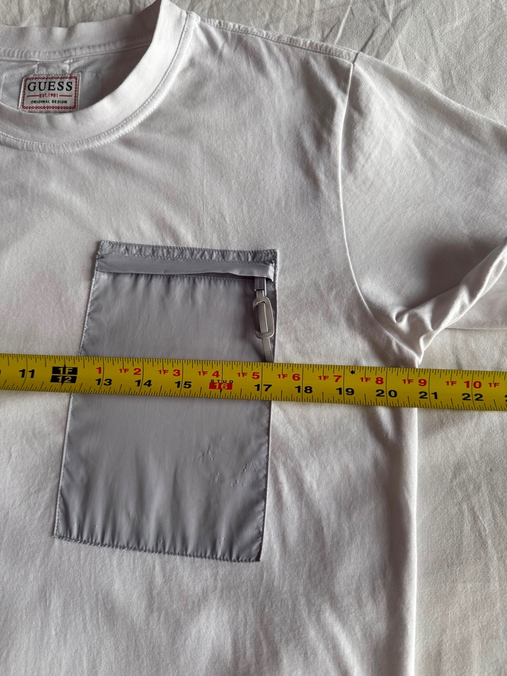 GUESS Originals White T-Shirt with Nylon Zip Pocket Size S - Picture 5 of 8